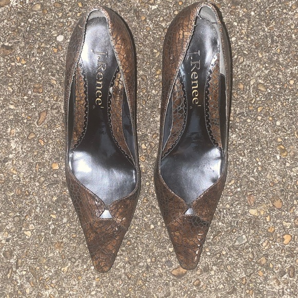 J.Renee Shoes - Leather Snakeskin Heels by J. Renee. Size 8M (women)